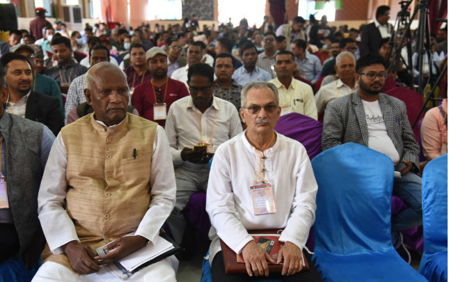 नेपाल समाजवादी पार्टीको अध्यक्षमा बाबुराम भट्टराई र महेन्द्र राय यादव चयन