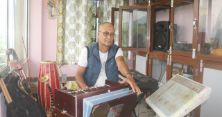 बाजासितै जीवन व्यतीत