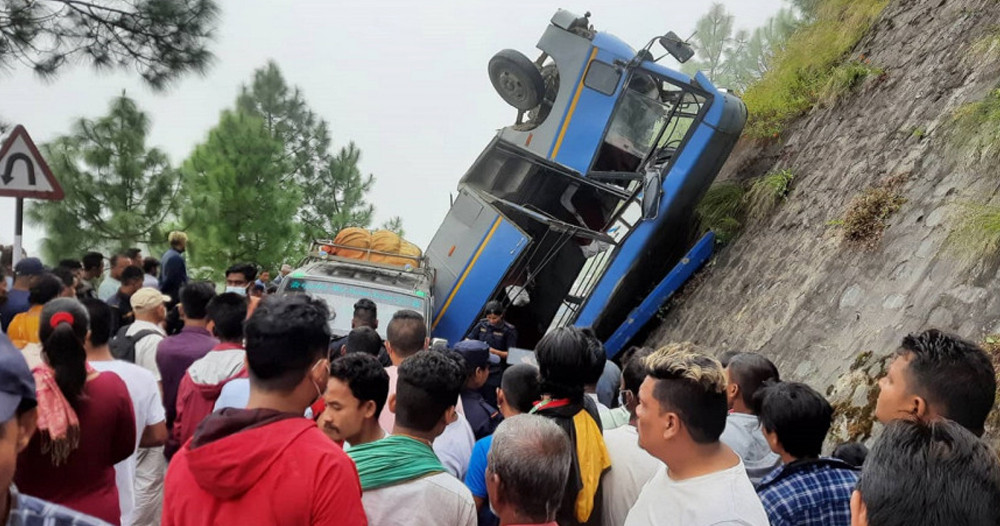 जुरिखेतमा  बस दुर्घटना हुँदा ६ जनाको मृत्यु 