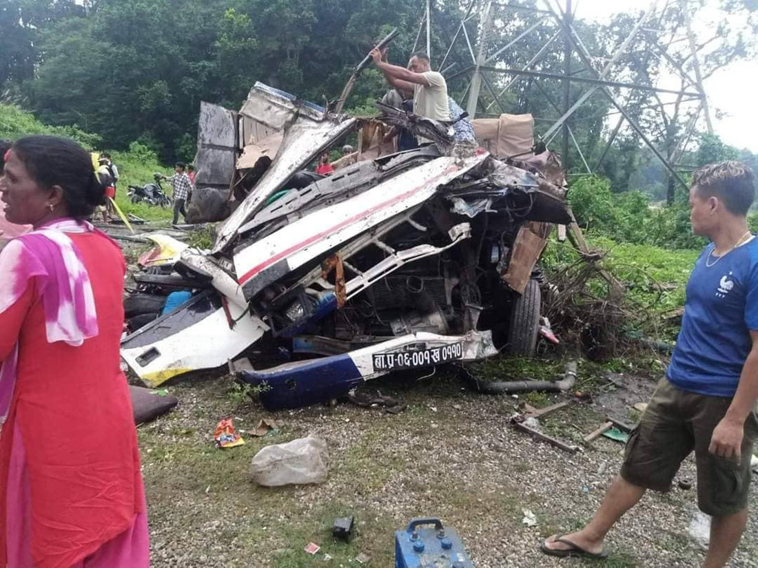 अमलेखगन्ज बस दुर्घटना अपडेट : १४ जनाको मृत्यु