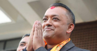 आमसभालाई सम्बोधन गर्न गगन थापा रोल्पा आउँदै