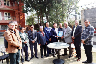 ऊर्जा उद्यमीहरुलाई दुःख दिने काम बन्द गर्न देउवाको माग
