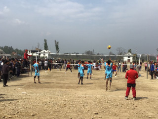 गाउँपालिका स्तरिय अध्यक्ष कप प्रतियोगितामा वडा नम्बर ६ र ७ फाइनलमा प्रबेश ।