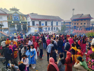 महाशिवरात्रिका अवसरमा पशुपतिनाथ मन्दिरमा भक्तजनको भीड (फोटो फिचर )