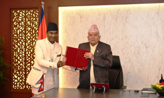 राष्ट्रपति पौडेलसमक्ष मधेसी आयोगको वार्षिक प्रतिवेदन पेस